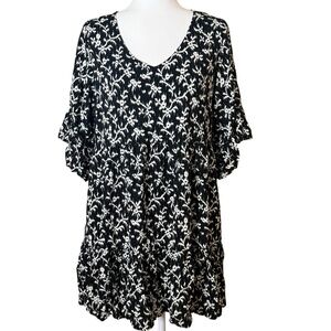 Black & White Floral V-Neck Tiered Dress